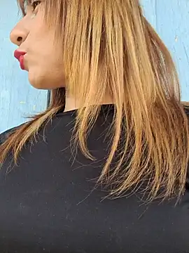 Snapshot of Evehampy chatting on 12-17-24, 06:31 Evehampy online show from 12-17-24, 06:31