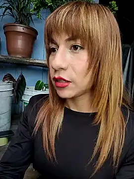 Snapshot of Evehampy chatting on 12-17-24, 10:32 Evehampy online show from 12-17-24, 10:32