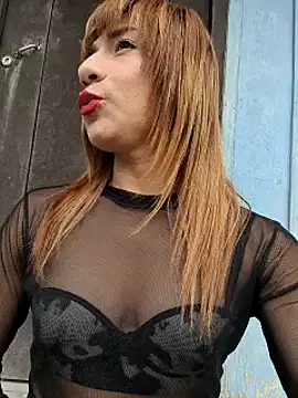 Snapshot of Evehampy chatting on 12-19-24, 06:34 Evehampy online show from 12-19-24, 06:34