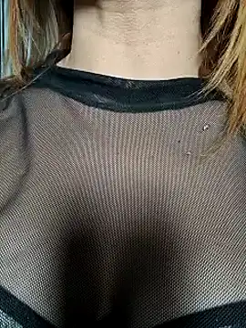 Snapshot of Evehampy chatting on 12-20-24, 06:02 Evehampy online show from 12-20-24, 06:02