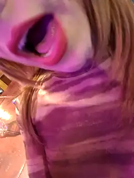 Snapshot of Evehampy chatting on 01-12-25, 11:15 Evehampy online show from 01-12-25, 11:15