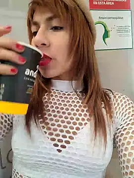 Snapshot of Evehampy chatting on 02-16-25, 04:53 Evehampy online show from 02-16-25, 04:53