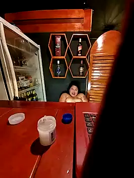 Snapshot of Evehampy chatting on 03-18-25, 08:37 Evehampy online show from 03-18-25, 08:37