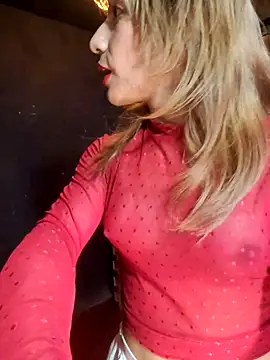 Snapshot of Evehampy chatting on 09-10-25, 08:42 Evehampy online show from 09-10-25, 08:42