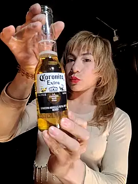 Snapshot of Evehampy chatting on 09-11-25, 08:31 Evehampy online show from 09-11-25, 08:31