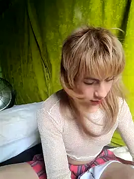 Snapshot of Evehampy chatting on 10-04-25, 07:34 Evehampy online show from 10-04-25, 07:34