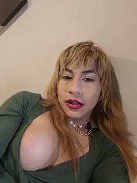 Snapshot of Evehampy chatting on 10-11-25, 12:21 Evehampy online show from 10-11-25, 12:21