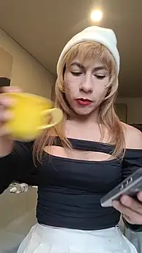 Snapshot of Evehampy chatting on 10-11-25, 07:56 Evehampy online show from 10-11-25, 07:56