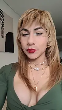 Snapshot of Evehampy chatting on 10-12-25, 06:29 Evehampy online show from 10-12-25, 06:29