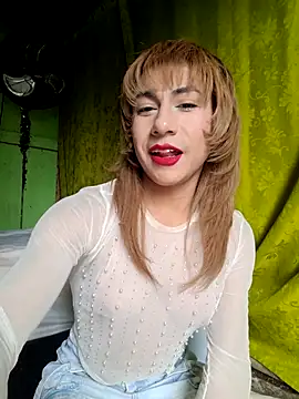 Snapshot of Evehampy chatting on 12-19-25, 07:32 Evehampy online show from 12-19-25, 07:32