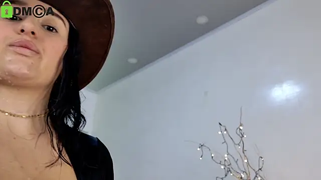 Snapshot of Sisirojas chatting on 12-20-24, 10:54 Sisirojas online show from 12-20-24, 10:54