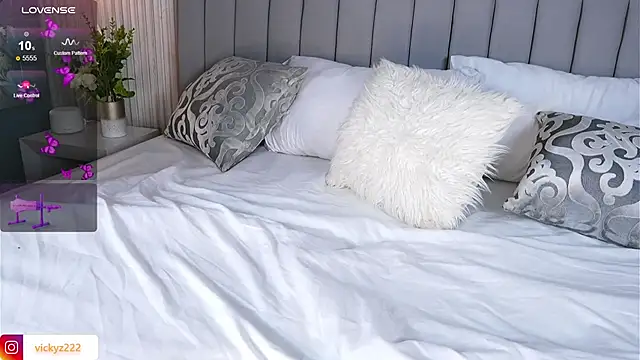 Victoriaxx  online show from 10-29-25, 11:17