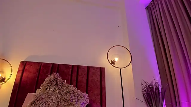 NoraDasilva online show from 01-14-25, 12:22