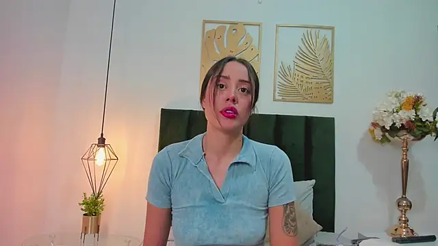 NoraDasilva online show from 02-25-25, 12:14