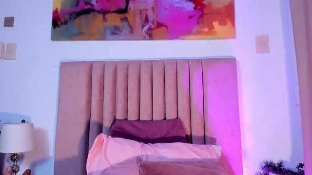 NoraDasilva online show from 03-18-25, 10:58