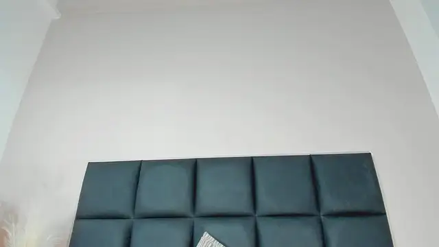 NoraDasilva online show from 09-22-25, 11:18