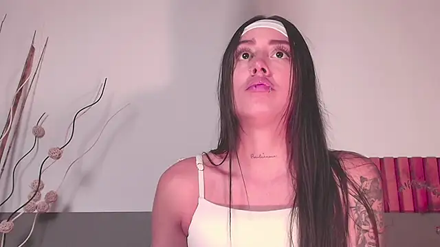 NoraDasilva online show from 09-29-25, 11:20