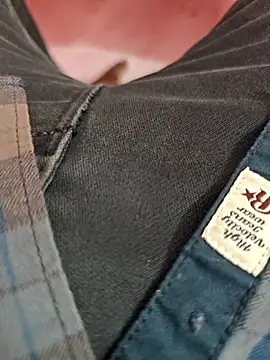 Snapshot of Newyork-couple chatting on 01-13-25, 07:11 Newyork-couple online show from 01-13-25, 07:11