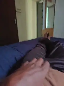 Snapshot of Newyork-couple chatting on 11-10-25, 08:24 Newyork-couple online show from 11-10-25, 08:24