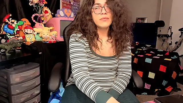 Snapshot of ShinyCherub chatting on 10-25-25, 02:46 ShinyCherub online show from 10-25-25, 02:46