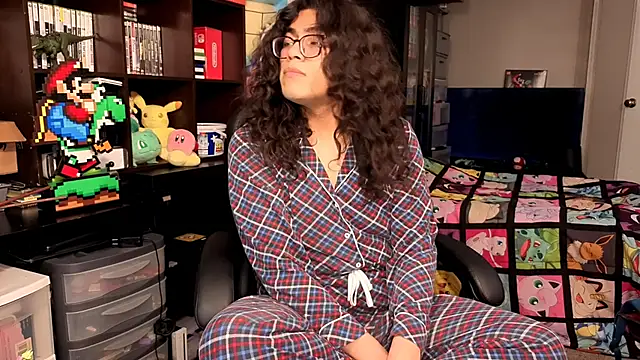 Snapshot of ShinyCherub chatting on 11-12-25, 01:28 ShinyCherub online show from 11-12-25, 01:28