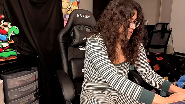 Snapshot of ShinyCherub chatting on 11-13-25, 03:55 ShinyCherub online show from 11-13-25, 03:55