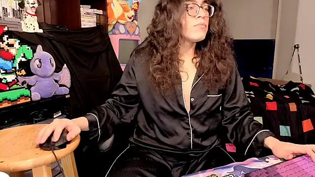 Snapshot of ShinyCherub chatting on 12-22-25, 12:51 ShinyCherub online show from 12-22-25, 12:51