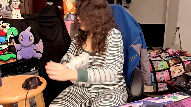 Snapshot of ShinyCherub chatting on 12-23-25, 01:58 ShinyCherub online show from 12-23-25, 01:58