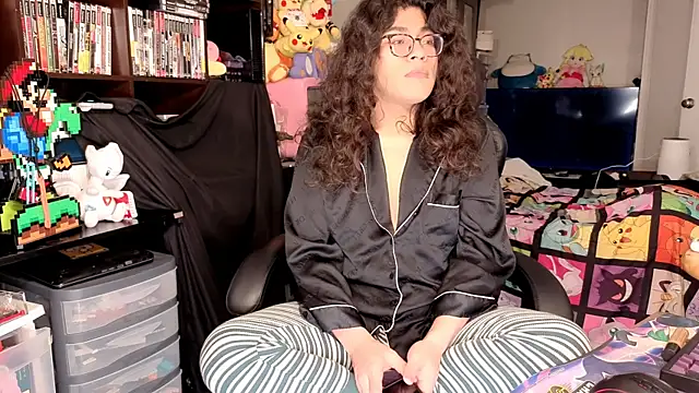 Snapshot of ShinyCherub chatting on 04-02-26, 02:42 ShinyCherub online show from 04-02-26, 02:42