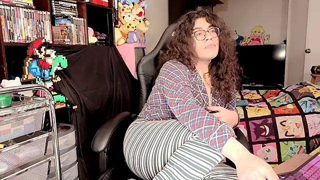 Snapshot of ShinyCherub chatting on 04-13-26, 12:32 ShinyCherub online show from 04-13-26, 12:32