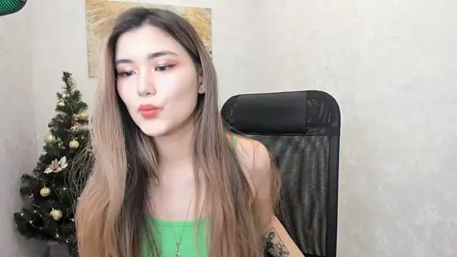 AnneTLi online show from 12-21-24, 04:09