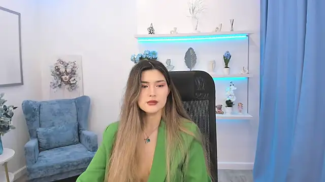 AnneTLi online show from 09-12-25, 03:17