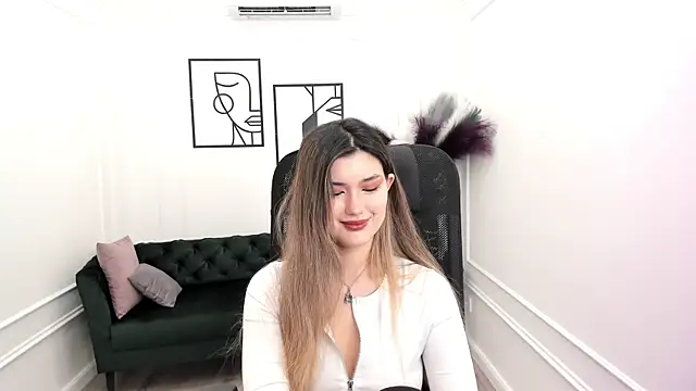 AnneTLi online show from 09-29-25, 03:33