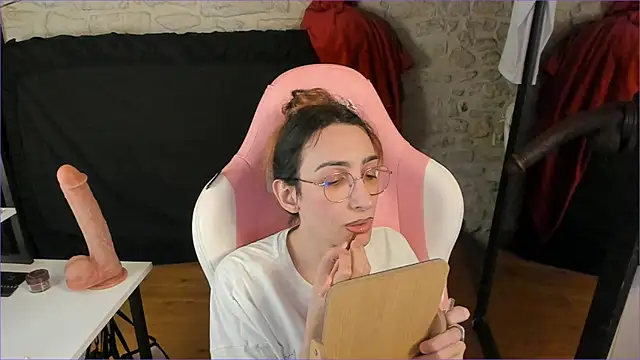 Mayala   online show from 03-19-26, 06:34