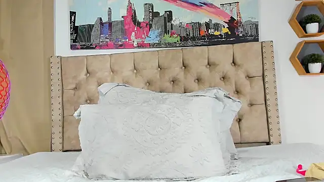 KeryHillson online show from 02-10-25, 12:29