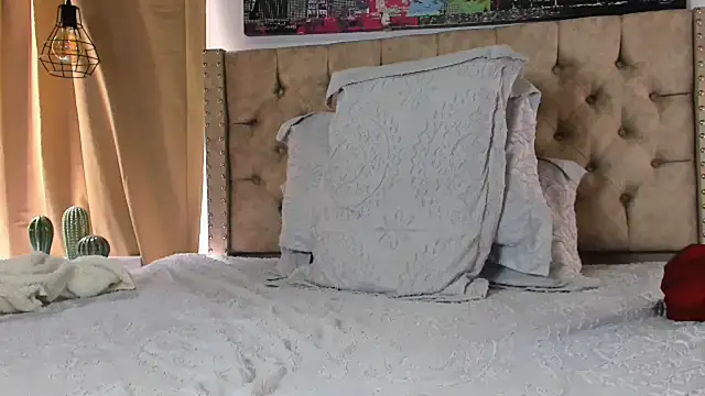 KeryHillson online show from 02-28-25, 12:42