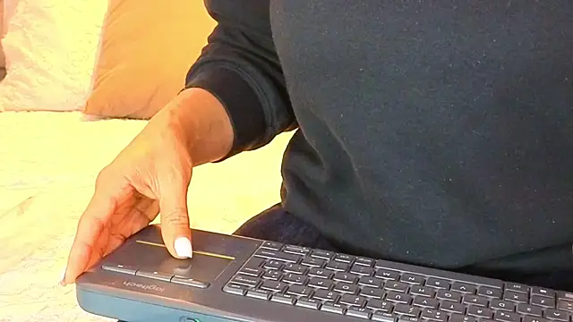 KeryHillson online show from 11-26-25, 12:06