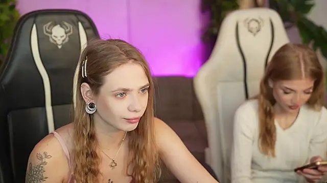 Snapshot of Angy_Netal chatting on 10-20-25, 06:47 Angy Netal online show from 10-20-25, 06:47