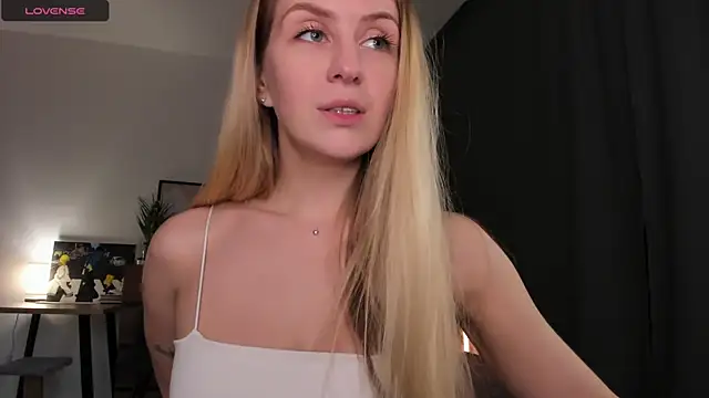 Snapshot of Alice_Dias chatting on 02-28-25, 01:58 Alice Dias online show from 02-28-25, 01:58