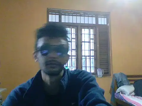 Snapshot of Rusiru32 chatting on 12-15-25, 12:48 Rusiru32 online show from 12-15-25, 12:48