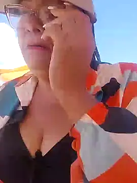 Snapshot of Delicy1 chatting on 12-28-24, 12:56 Delicy1 online show from 12-28-24, 12:56