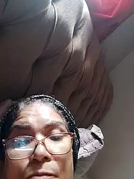 Snapshot of Delicy1 chatting on 02-09-25, 02:40 Delicy1 online show from 02-09-25, 02:40