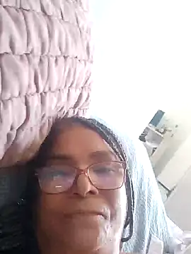 Snapshot of Delicy1 chatting on 02-11-25, 02:13 Delicy1 online show from 02-11-25, 02:13