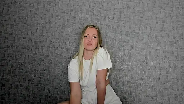 iam Venus online show from 02-17-26, 04:24