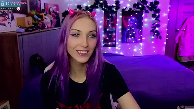 Snapshot of Violet_Noir chatting on 01-21-25, 07:15 Violet Noir online show from 01-21-25, 07:15