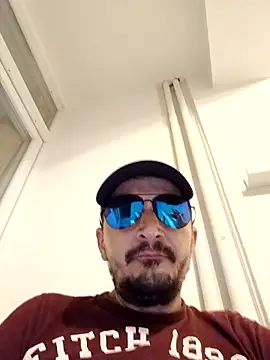 Snapshot of Adriandan1982 chatting on 09-22-25, 09:50 Adriandan1982 online show from 09-22-25, 09:50