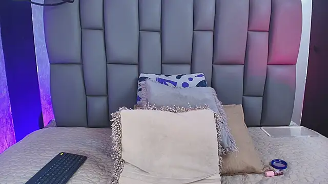  MiaBrown  online show from 09-09-25, 12:05