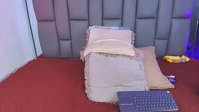  MiaBrown  online show from 10-01-25, 12:11