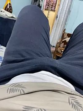 Snapshot of Honeydick7 chatting on 01-03-25, 02:30 Honeydick7 online show from 01-03-25, 02:30