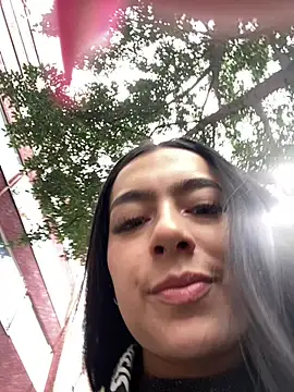 Nicollemays online show from 02-06-25, 12:16